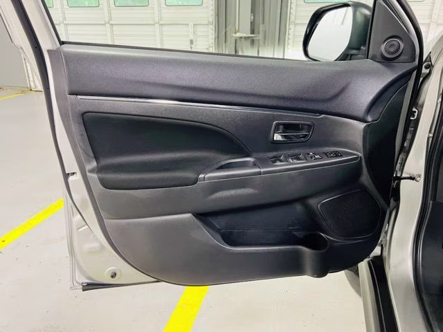 2026 Silver Mitsubishi Outlander Sport 2.0 LE 4X4 SUV