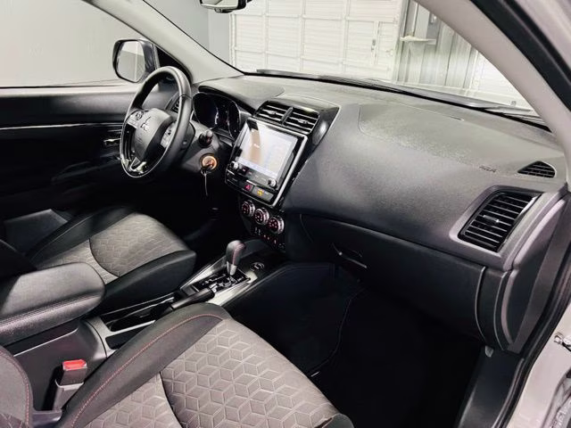 2026 Silver Mitsubishi Outlander Sport 2.0 LE 4X4 SUV