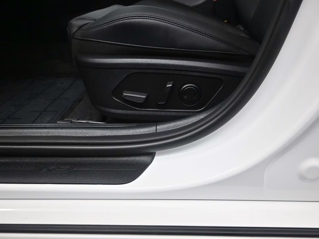 2025 Snow White Pearl Kia K5 EX FWD Sedan