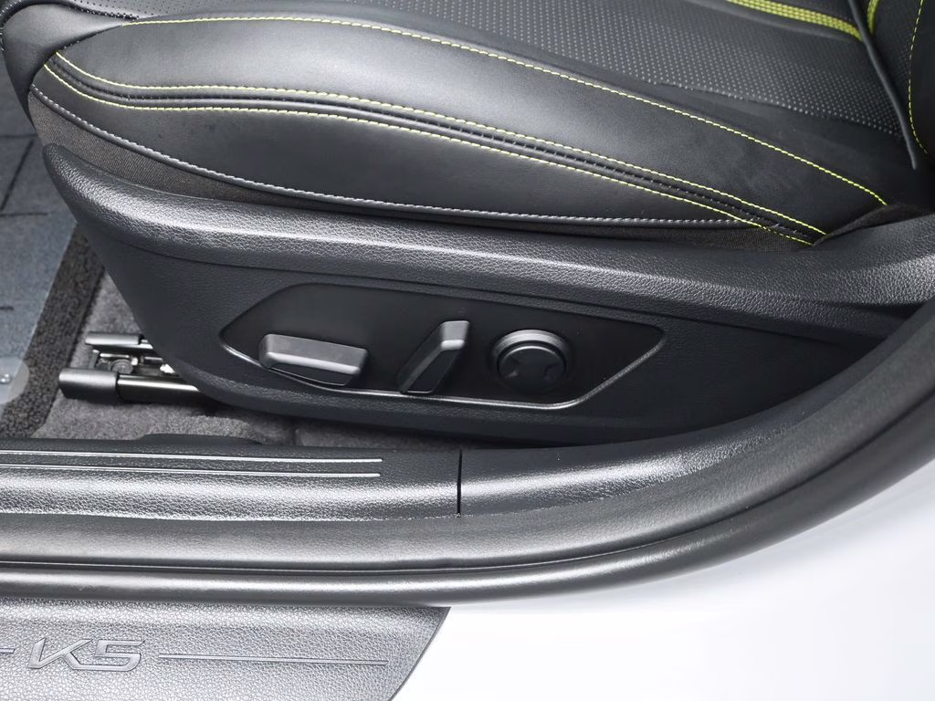 2026 Wolf Gray Kia K5 GT FWD Sedan