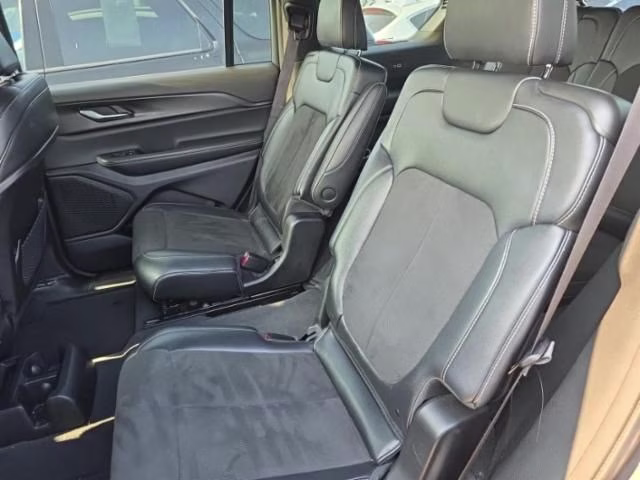 2023 Baltic Gray Metallic Clearcoat Jeep Grand Cherokee L Altitude 4X4 SUV