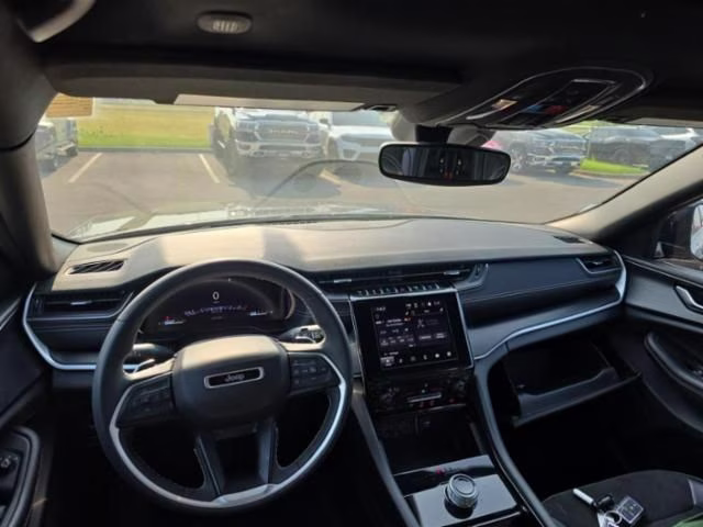 2023 Baltic Gray Metallic Clearcoat Jeep Grand Cherokee L Altitude 4X4 SUV