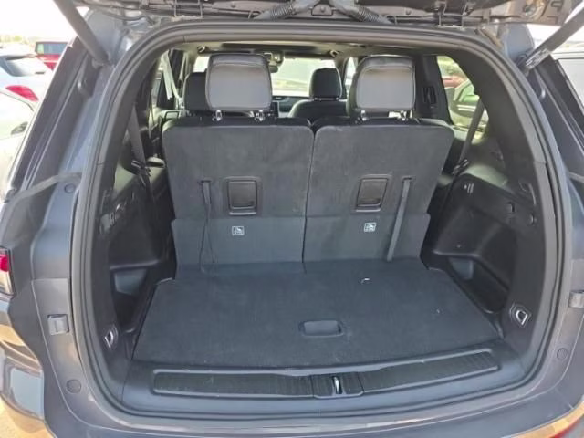 2023 Baltic Gray Metallic Clearcoat Jeep Grand Cherokee L Altitude 4X4 SUV