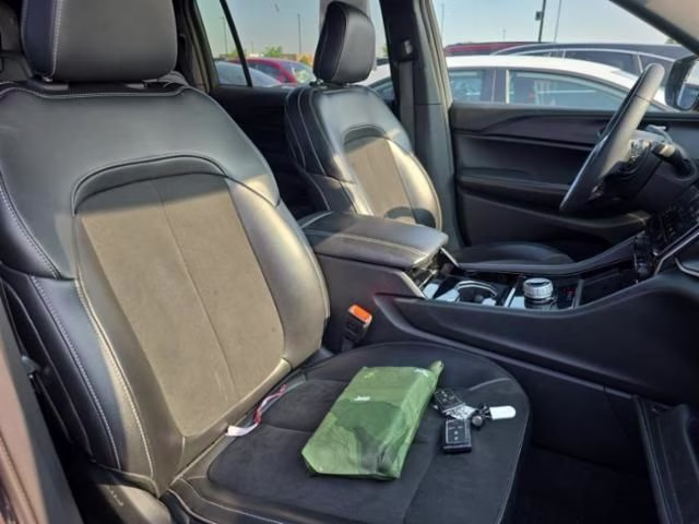 2023 Baltic Gray Metallic Clearcoat Jeep Grand Cherokee L Altitude 4X4 SUV