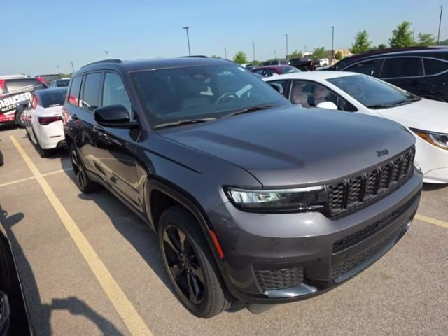 2023 Baltic Gray Metallic Clearcoat Jeep Grand Cherokee L Altitude 4X4 SUV