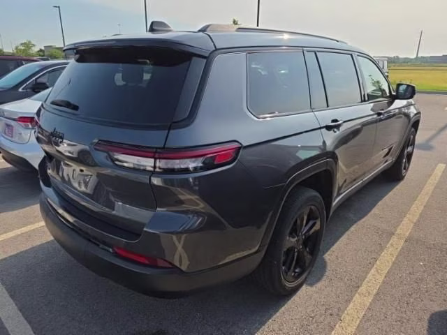 2023 Baltic Gray Metallic Clearcoat Jeep Grand Cherokee L Altitude 4X4 SUV