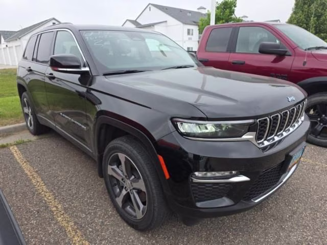 2022 Diamond Black Crystal Pearlcoat Jeep Grand Cherokee 4xe 4X4 SUV