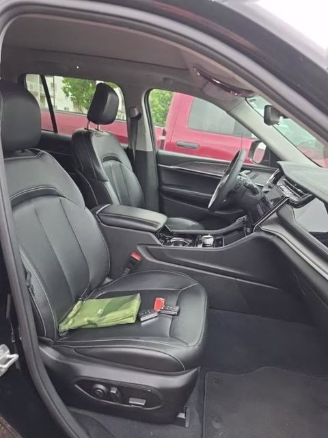 2022 Diamond Black Crystal Pearlcoat Jeep Grand Cherokee 4xe 4X4 SUV