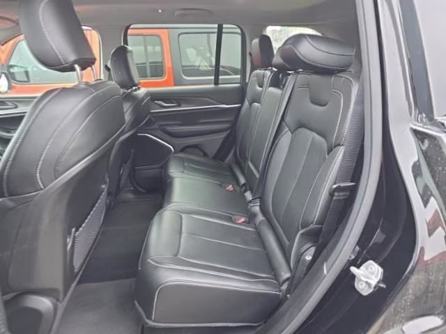 2022 Diamond Black Crystal Pearlcoat Jeep Grand Cherokee 4xe 4X4 SUV
