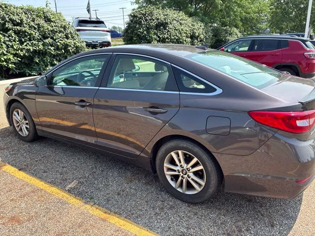 2017 Brown (Dark) Hyundai Sonata SE FWD Sedan