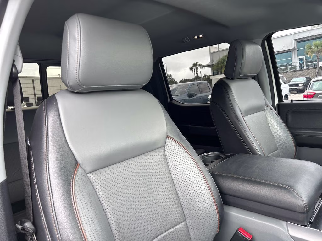 2024 Star White Metallic Tri-Coat Ford F-150 Lariat 4X4 Truck