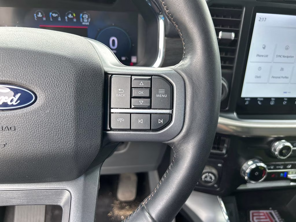 2024 Star White Metallic Tri-Coat Ford F-150 Lariat 4X4 Truck
