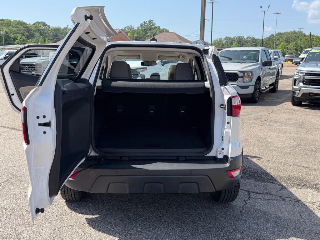 2020 White Platinum Metallic Tri-Coat Ford EcoSport SE FWD SUV