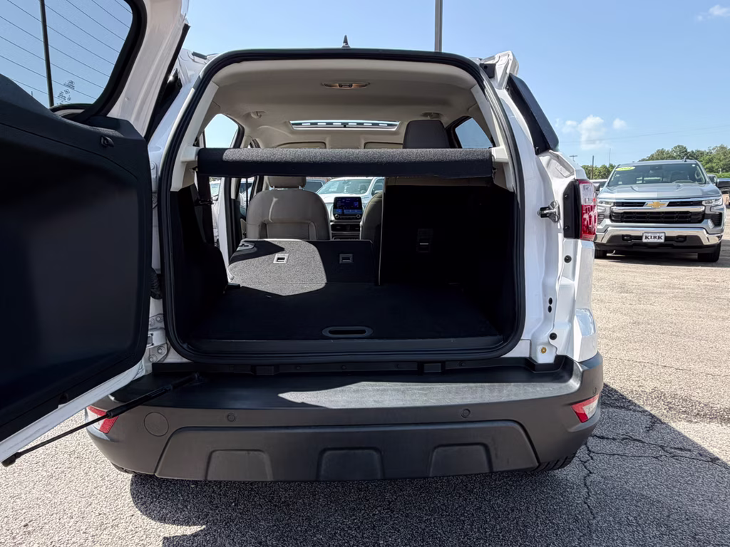 2020 White Platinum Metallic Tri-Coat Ford EcoSport SE FWD SUV