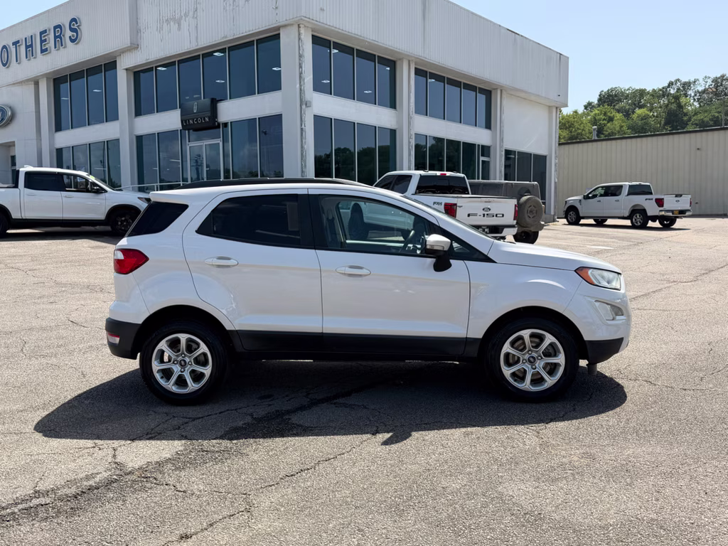 2020 White Platinum Metallic Tri-Coat Ford EcoSport SE FWD SUV