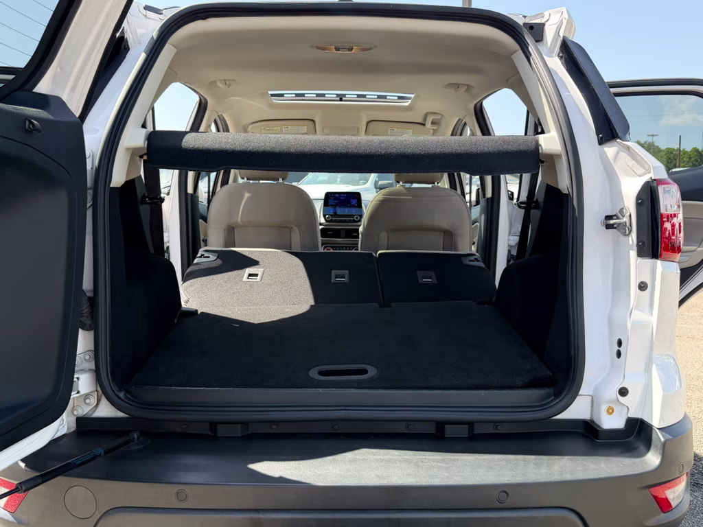 2020 White Platinum Metallic Tri-Coat Ford EcoSport SE FWD SUV
