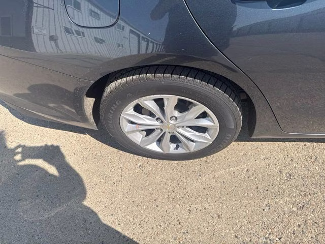 2020 Shadow Gray Metallic Chevrolet Malibu LT FWD Sedan