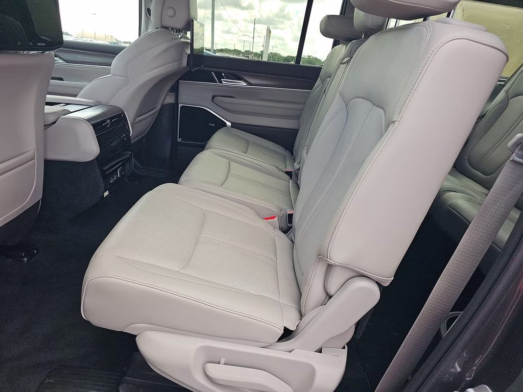 2024 Baltic Gray Metallic Clearcoat Jeep Wagoneer L Series III 4X4 SUV