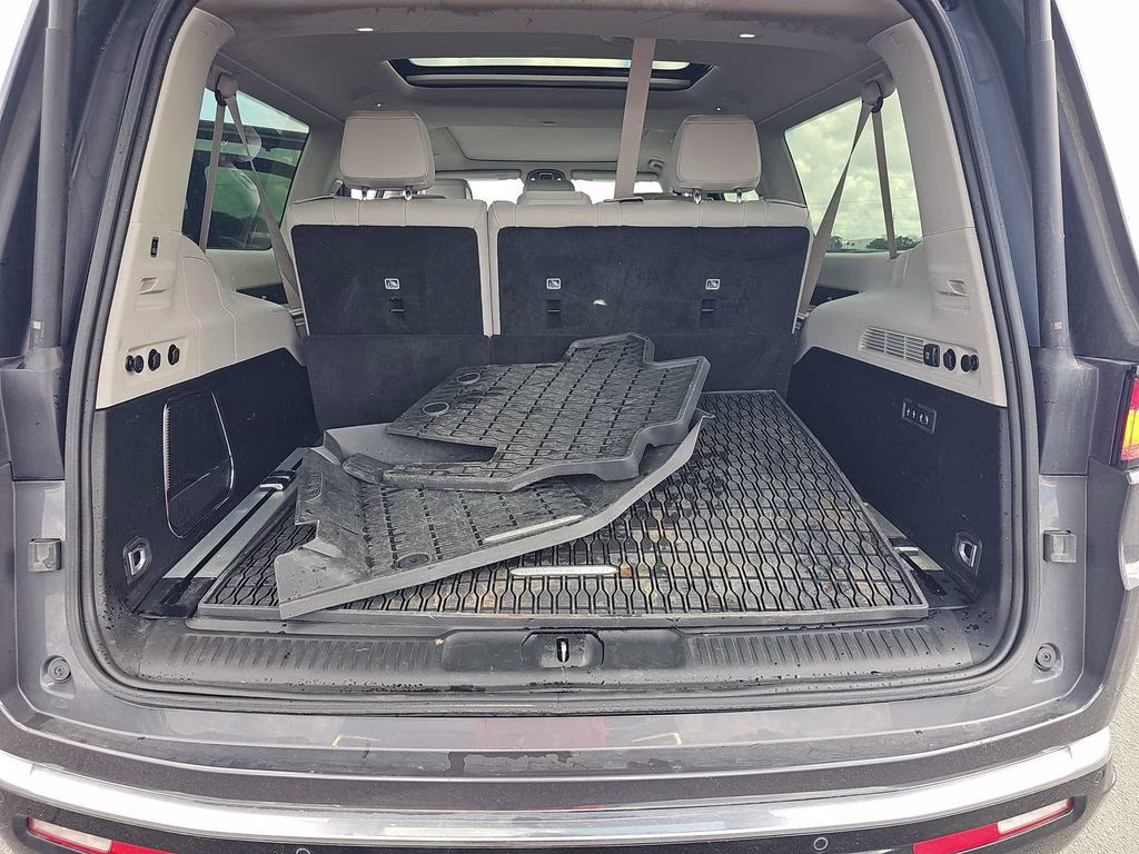 2024 Baltic Gray Metallic Clearcoat Jeep Wagoneer L Series III 4X4 SUV