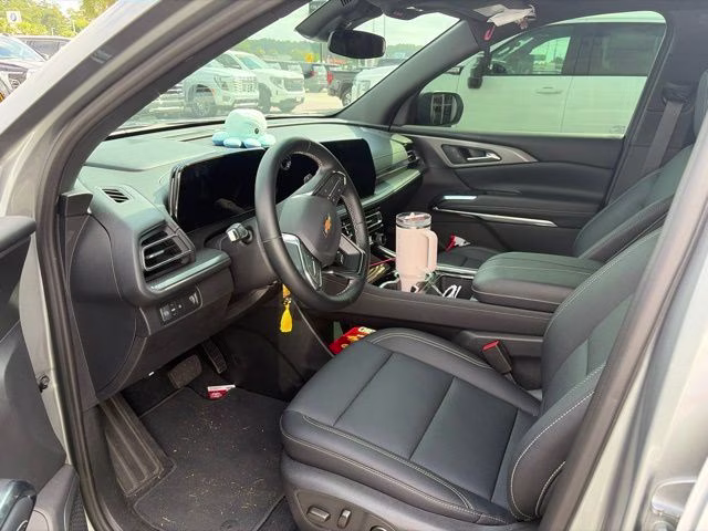 2026 Sterling Gray Metallic Chevrolet Traverse LT FWD SUV