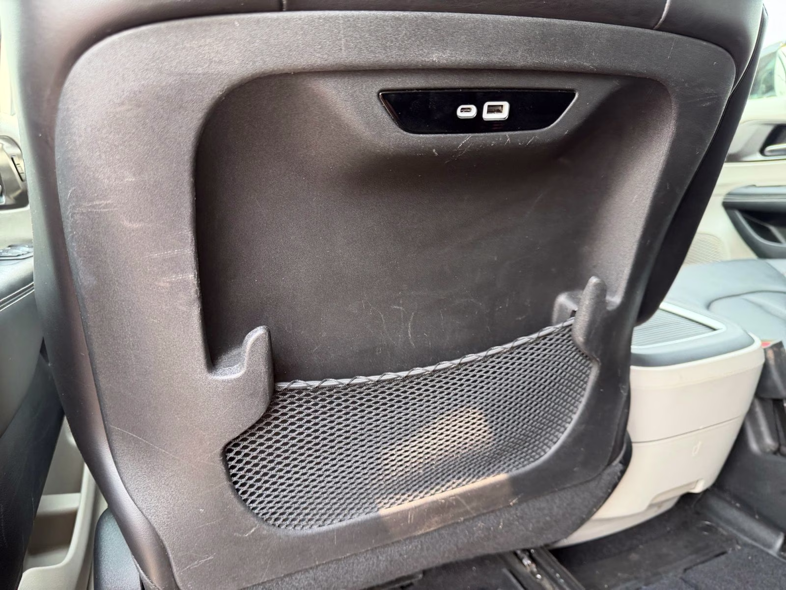 2024 Silver Mist Clearcoat Chrysler Pacifica Touring L FWD Van