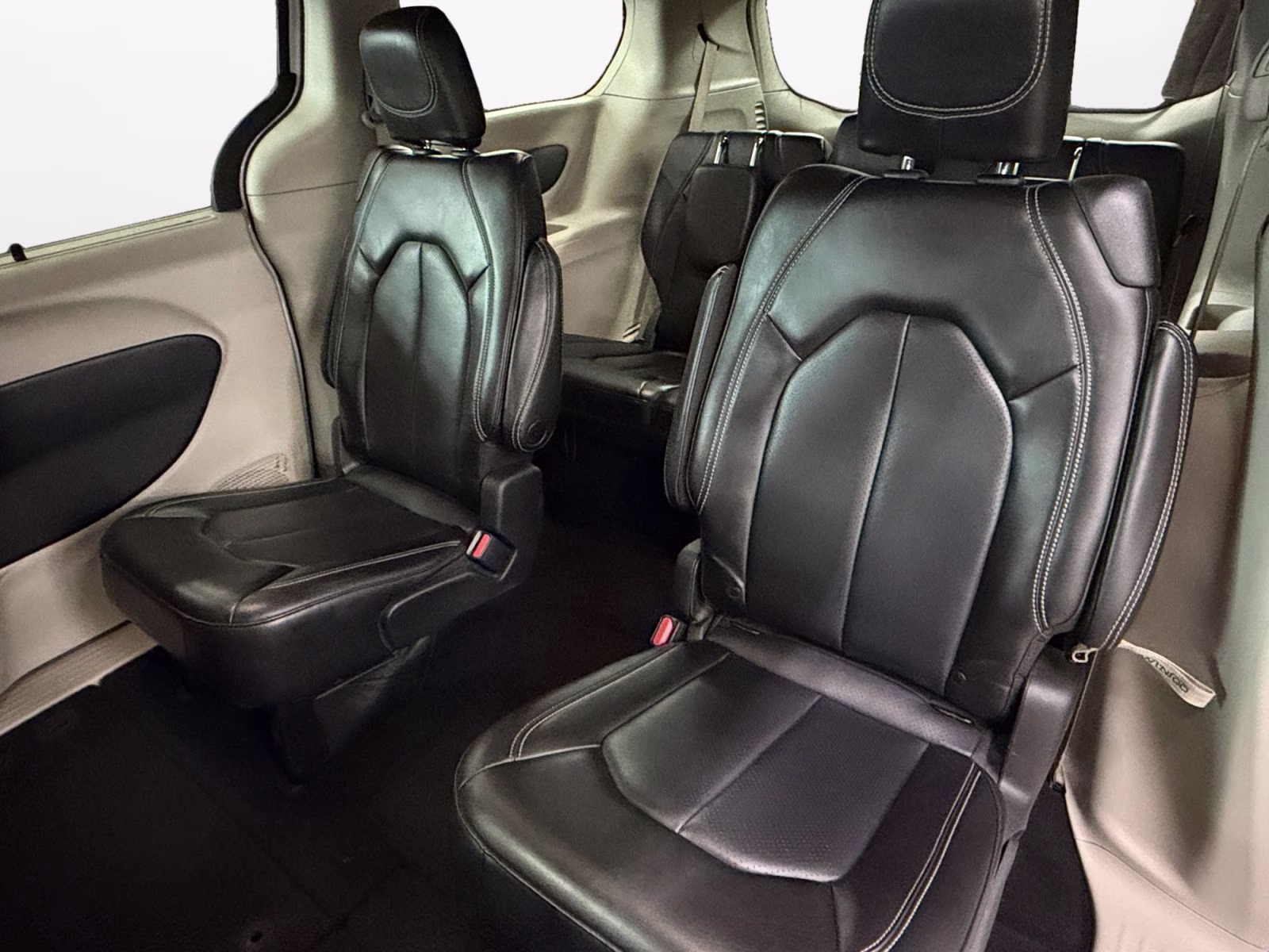 2023 Bright White Clearcoat Chrysler Pacifica Touring L FWD Van