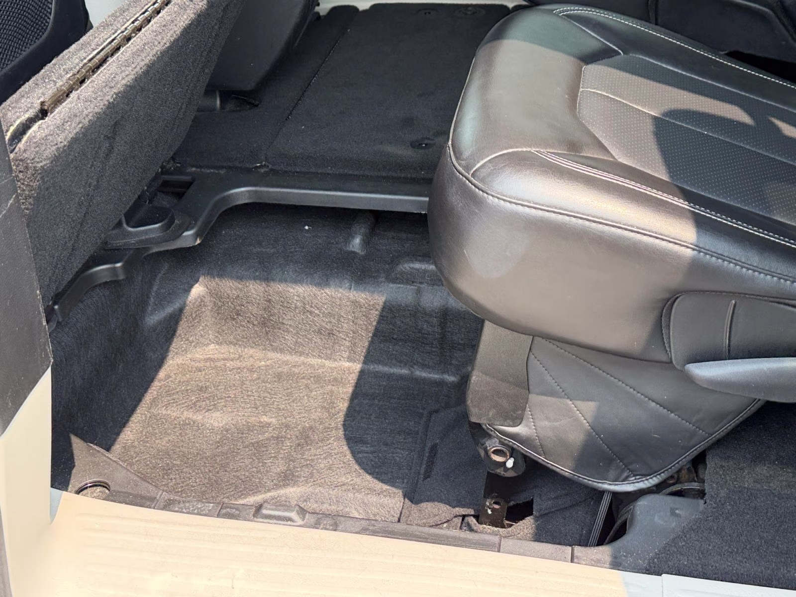2024 Silver Mist Clearcoat Chrysler Pacifica Touring L FWD Van