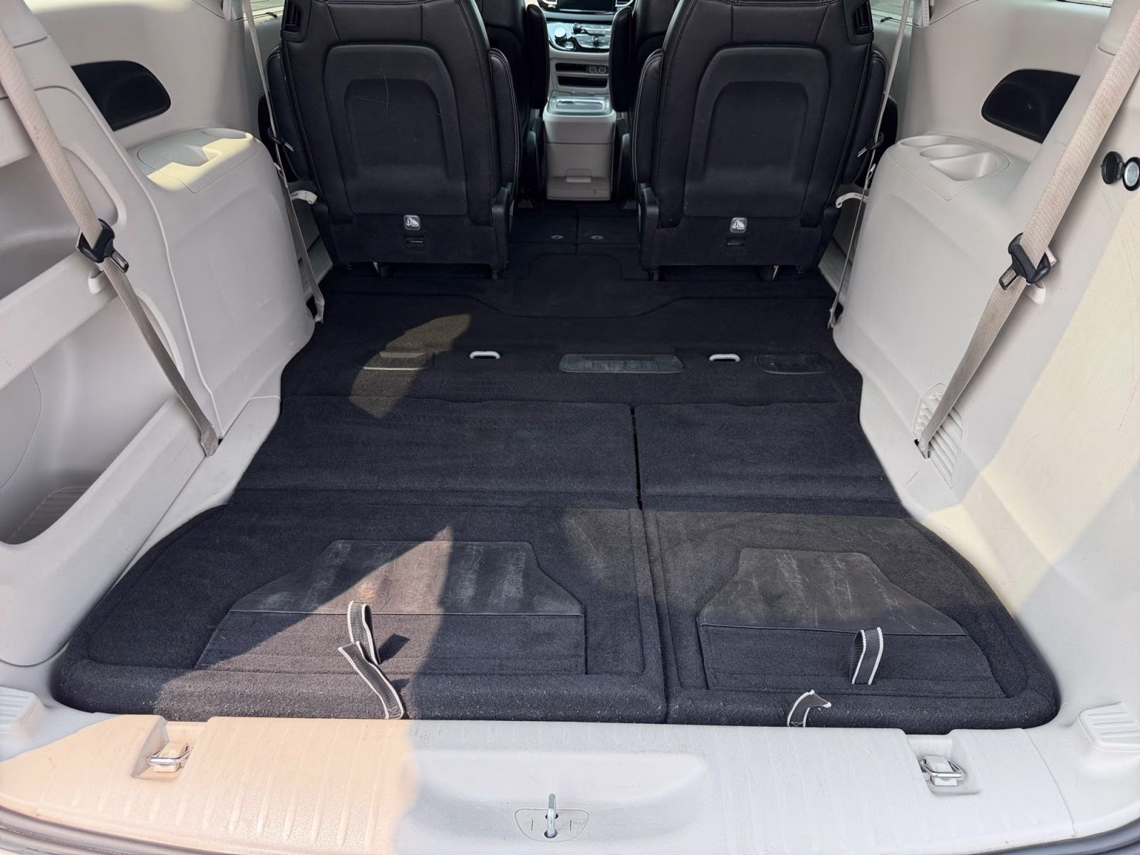 2024 Silver Mist Clearcoat Chrysler Pacifica Touring L FWD Van