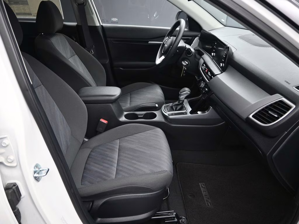 2025 Snow White Pearl Kia Seltos LX AWD SUV