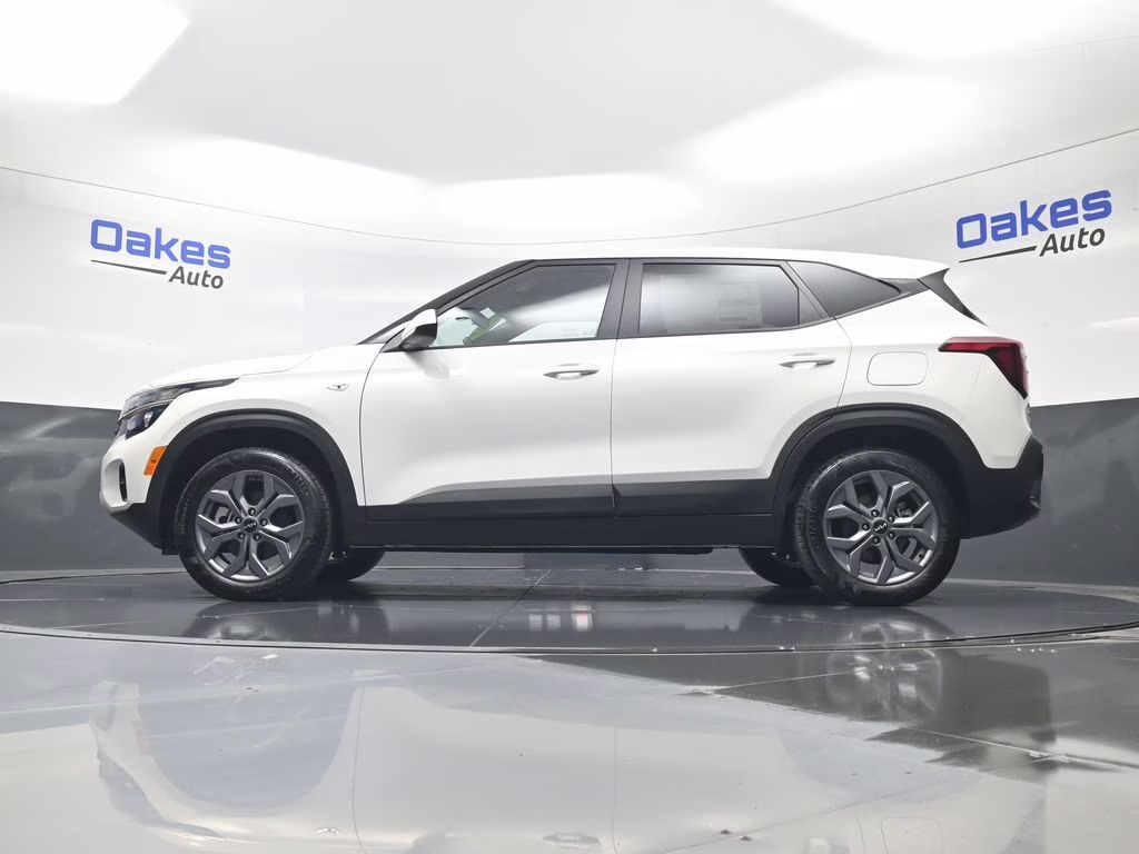 2025 Snow White Pearl Kia Seltos LX AWD SUV