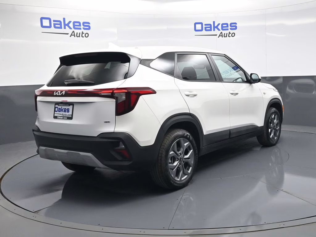 2025 Snow White Pearl Kia Seltos LX AWD SUV