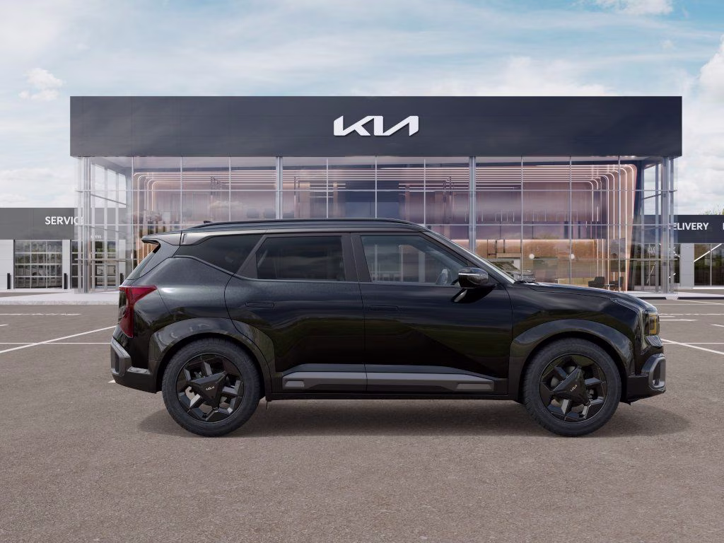 2027 Aurora Black Pearl Kia Seltos X-Line S AWD SUV