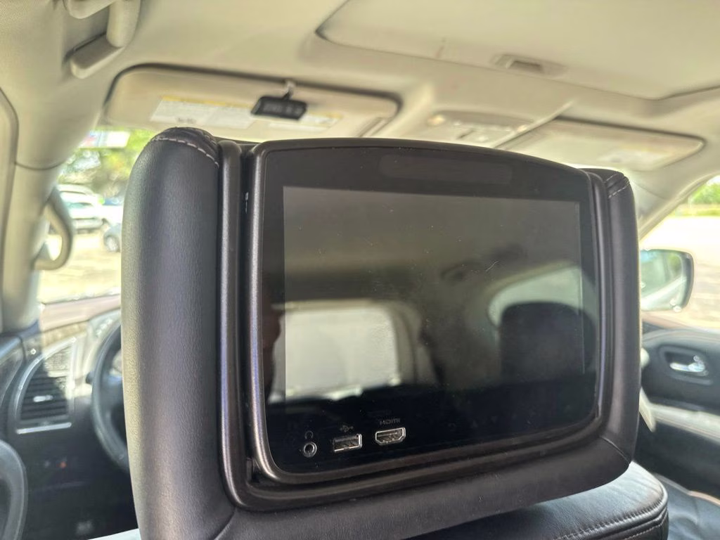 2021 Brilliant Silver Metallic Nissan Armada Platinum 4X4 SUV