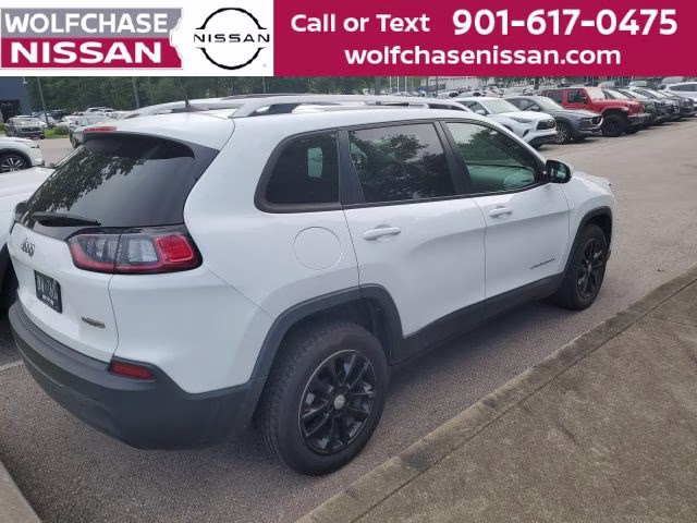 2021 Bright White Clearcoat Jeep Cherokee Latitude FWD SUV