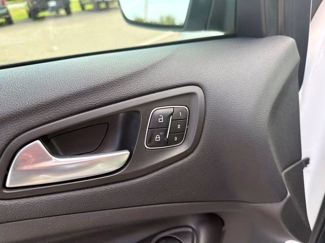 2018 White Platinum Ford Escape Titanium 4X4 SUV