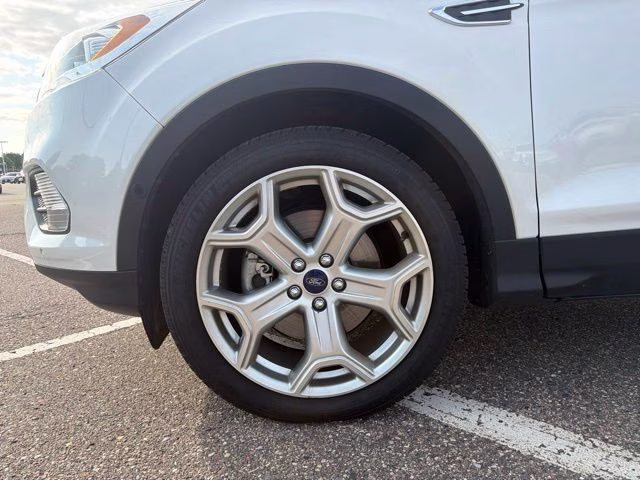 2018 White Platinum Ford Escape Titanium 4X4 SUV
