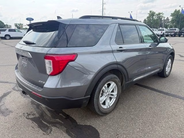 2022 Carbonized Gray Metallic Ford Explorer XLT 4X4 SUV