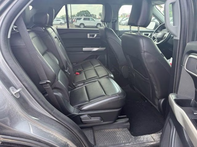 2022 Carbonized Gray Metallic Ford Explorer XLT 4X4 SUV
