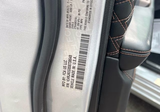 2025 Silver Zynith Jeep Grand Cherokee L Summit 4X4 SUV