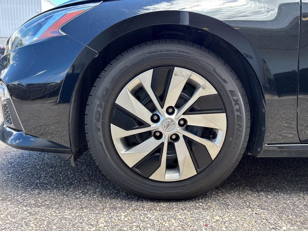 2020 Super Black Nissan Altima 2.5 S FWD Sedan