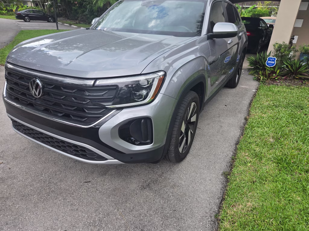 2024 Silver Mist Metallic Volkswagen Atlas Cross Sport 2.0T SE w/Technology FWD SUV