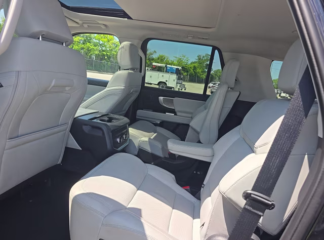 2025 Black Metallic Ford Expedition Platinum 4X4 SUV