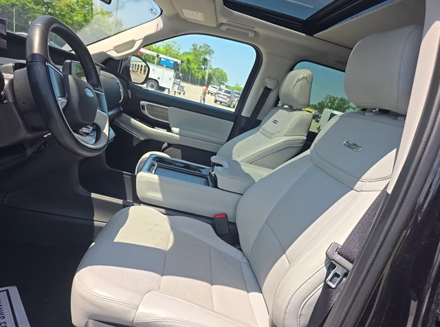 2025 Black Metallic Ford Expedition Platinum 4X4 SUV