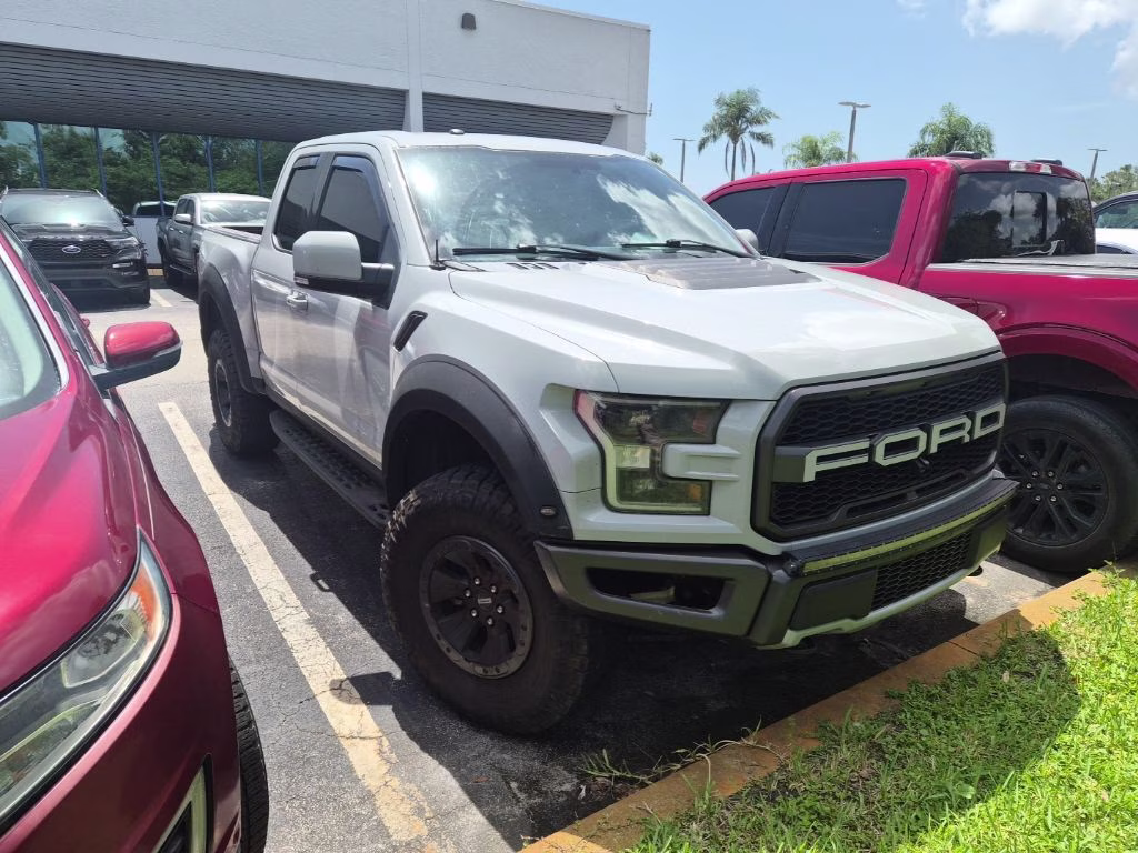 2017 Avalanche Ford F-150 Raptor 4X4 Truck