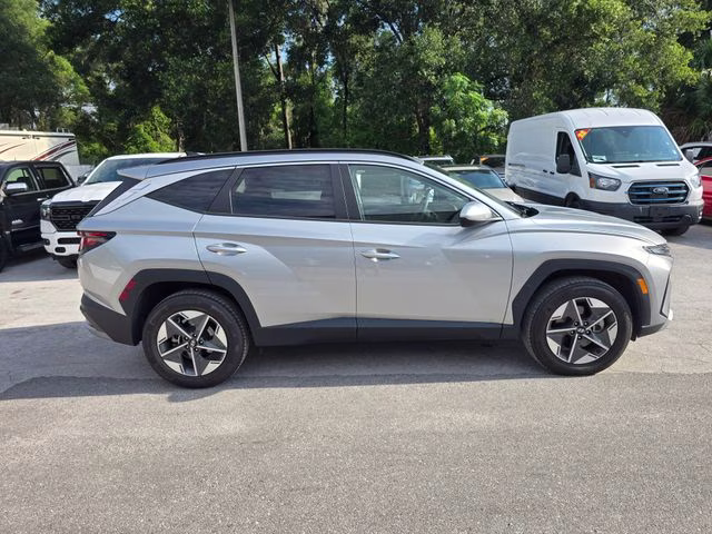 2025 Shimmering Silver Hyundai Tucson SEL AWD SUV