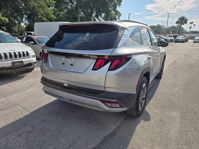 2025 Shimmering Silver Hyundai Tucson SEL AWD SUV