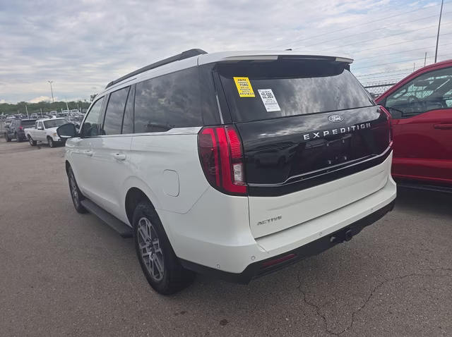 2025 White Metallic Ford Expedition Active 4X4 SUV