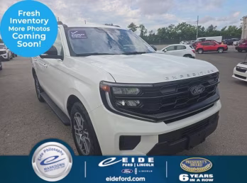 2025 White Metallic Ford Expedition Active 4X4 SUV
