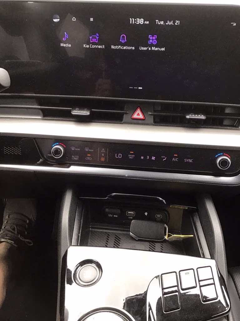 2023 Fusion Black Kia Sportage Hybrid EX AWD SUV