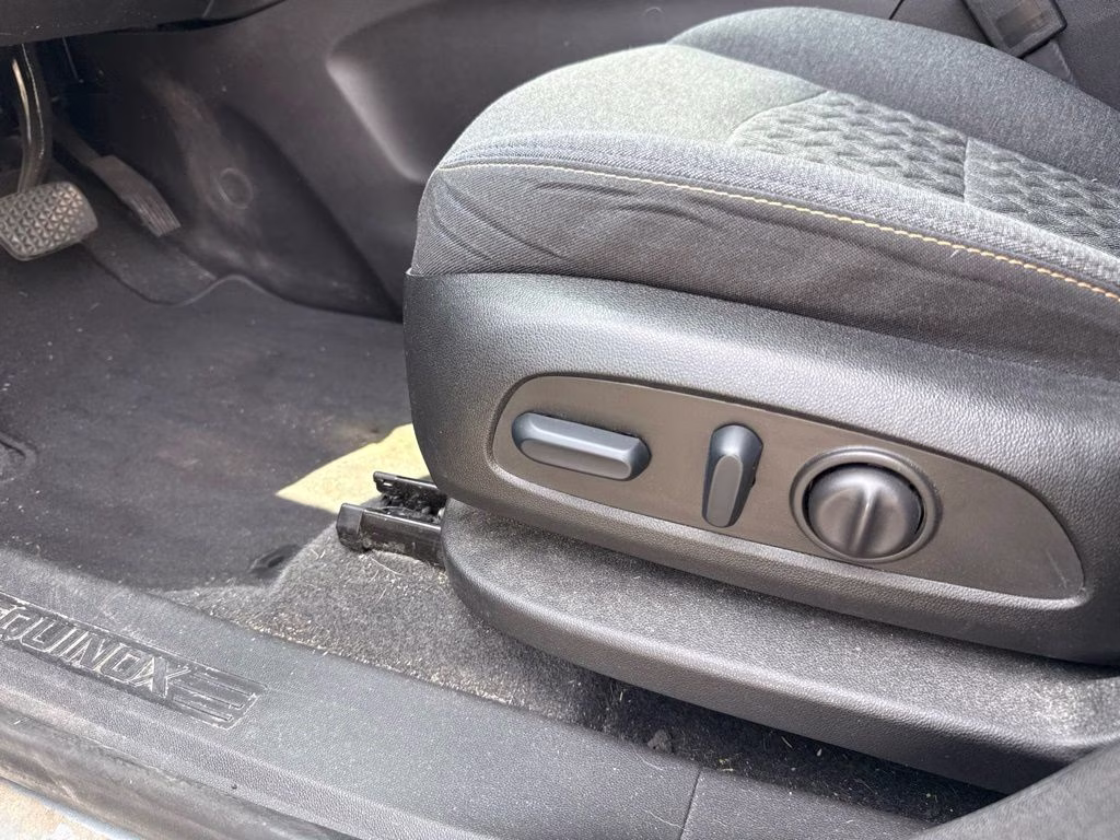 2024 Sterling Gray Metallic Chevrolet Equinox LT AWD SUV